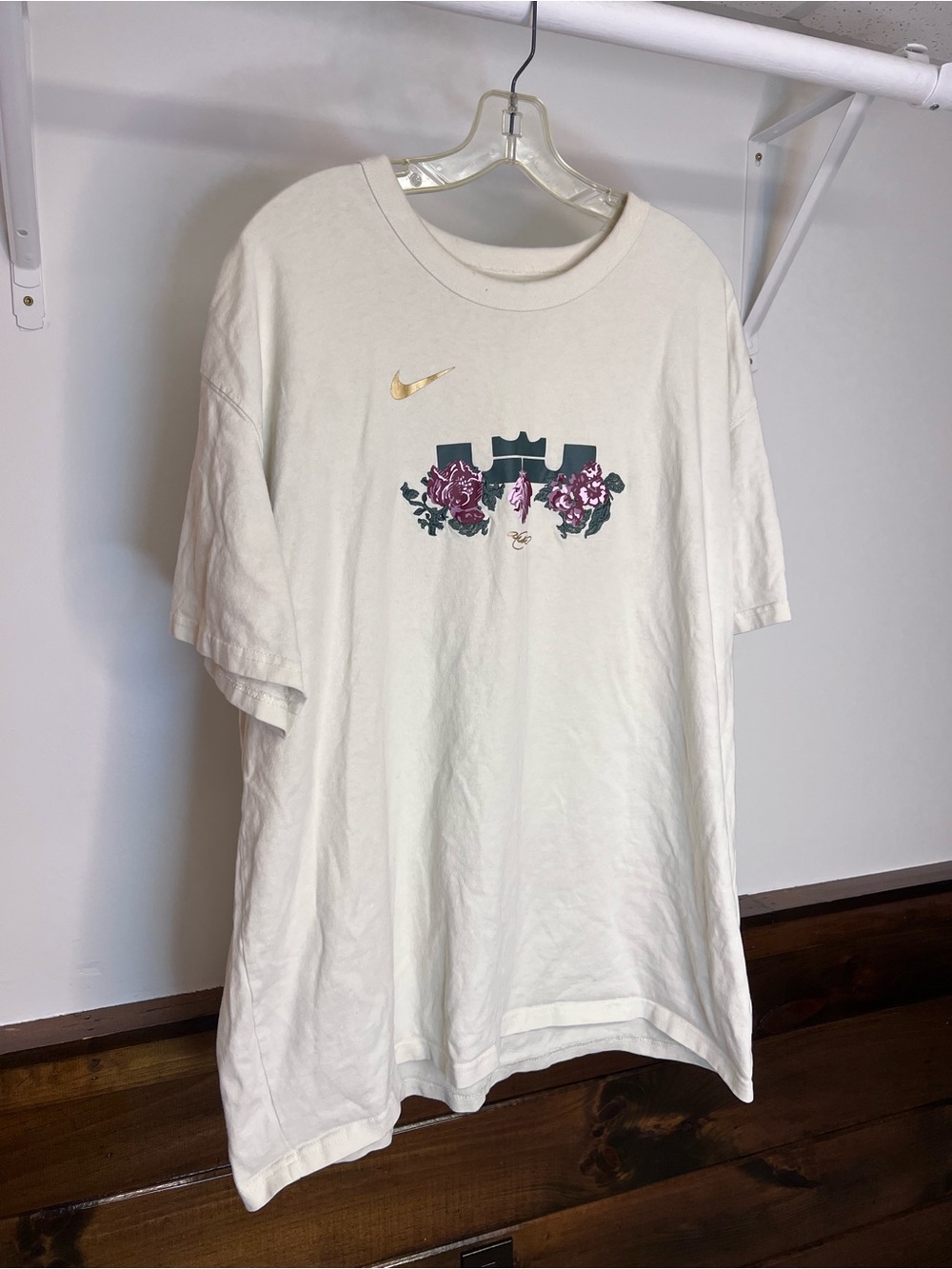 Nike LeBron Max90 Basketball T-Shirt in "Coconut Milk"- XXL